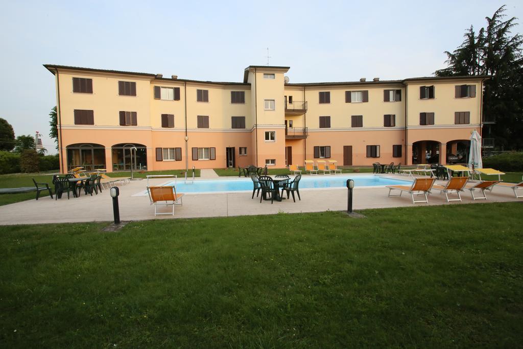 Hotel Le Ville Modena Esterno foto